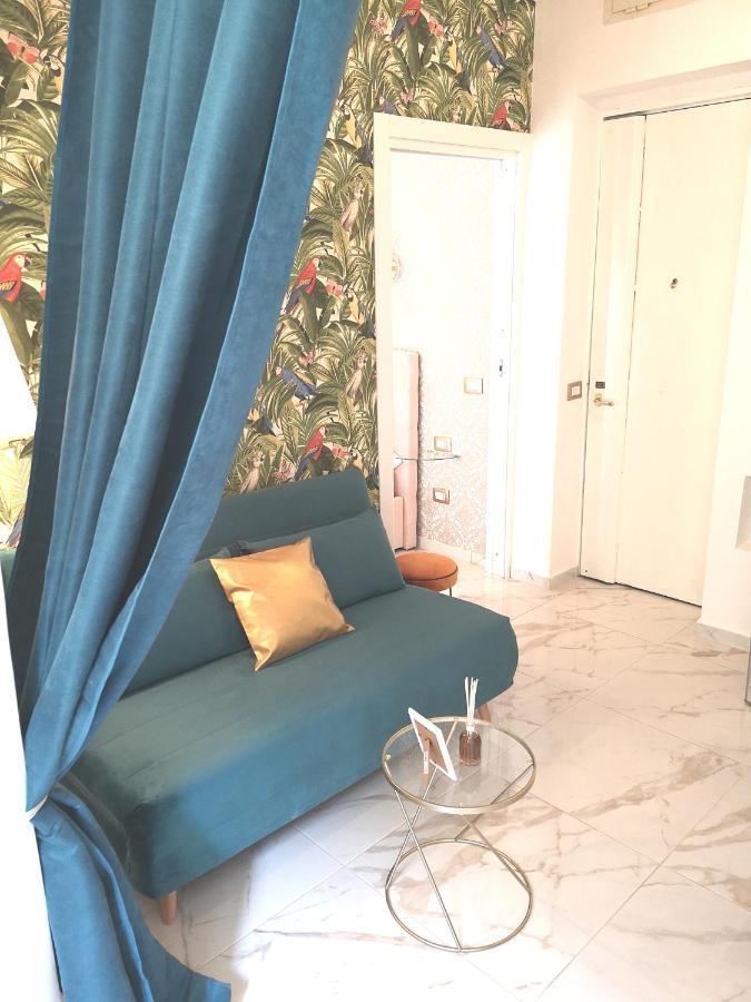 나폴리 Domus Luigi Leone B&B 외부 사진