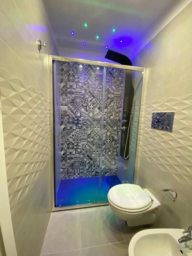 나폴리 Domus Luigi Leone B&B 외부 사진