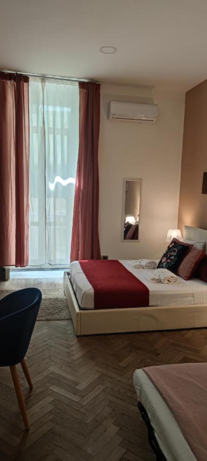 나폴리 Domus Luigi Leone B&B 외부 사진