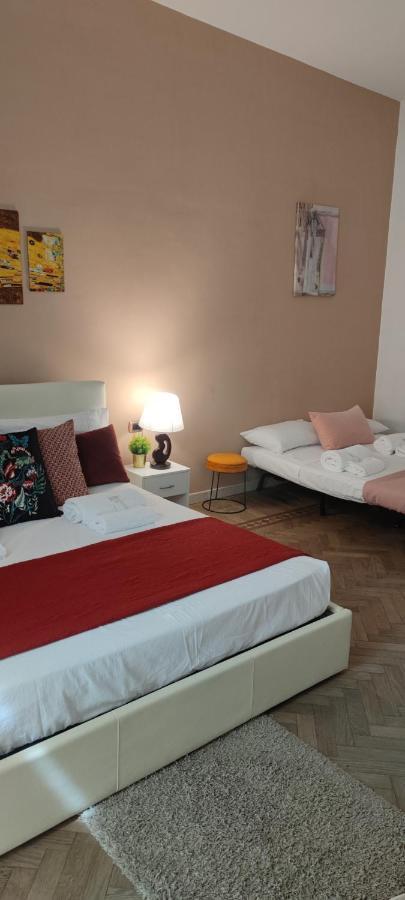 나폴리 Domus Luigi Leone B&B 외부 사진