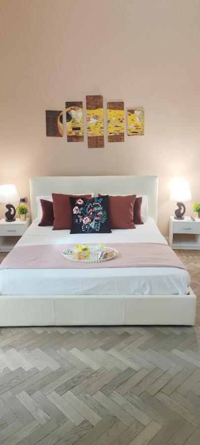 나폴리 Domus Luigi Leone B&B 외부 사진
