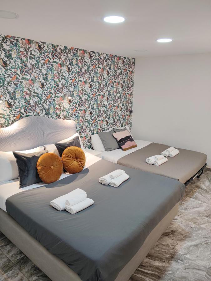 나폴리 Domus Luigi Leone B&B 외부 사진