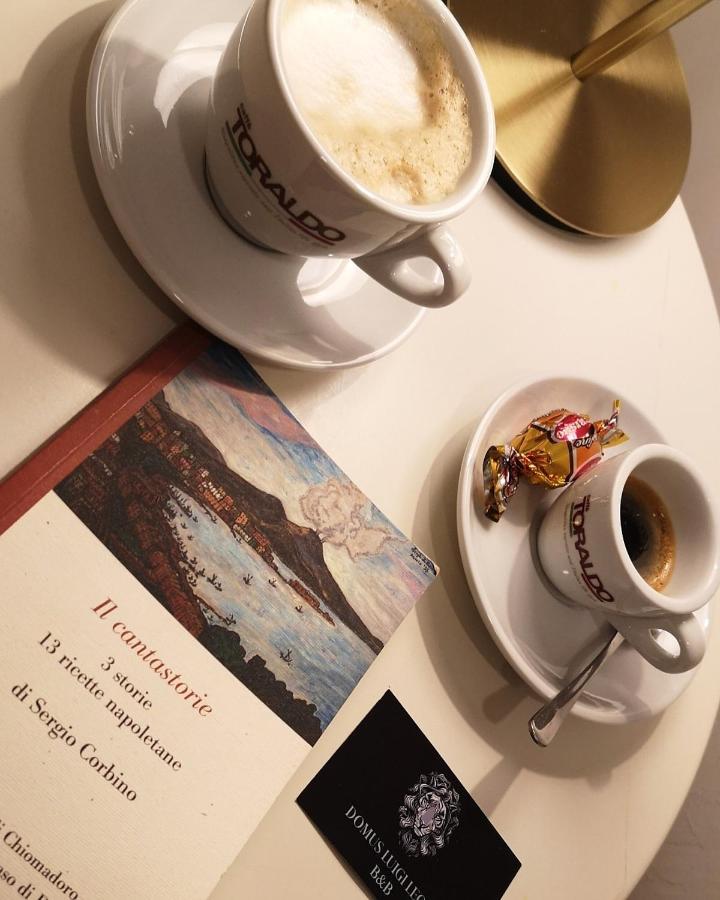 나폴리 Domus Luigi Leone B&B 외부 사진